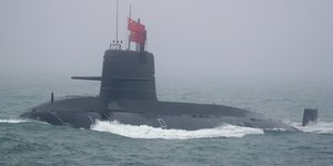 Νέα επίδειξη από την Κίνα με εκτόξευση βαλλιστικού πυραύλου μεγάλης εμβέλειας από πυρηνοκίνητο υποβρύχιο
