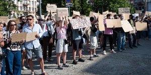 Ουκρανοί διαδηλώνουν κατά της αποπομπής του μέχρι πρότινος υπουργού Άμυνας, Μιχαήλο Φιόντοροφ