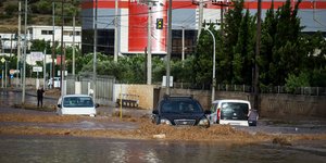 Πλημμύρισε η Λ. ΝΑΤΟ στο ύψος των Α. Λιοσίων /
