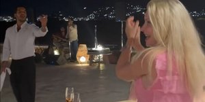 Η Ελένη Μενεγάκη διασκέδασε στη Νάξο