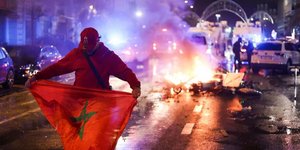 Στιγμιότυπο από τα επεισόδια στην Ολλανδία 