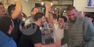 Οι Έλληνες διεθνείς στο πόλο γλεντούν με την επιτυχία τους