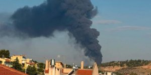 Φωτιά σε επιχείρηση στον Ασπρόπυργο