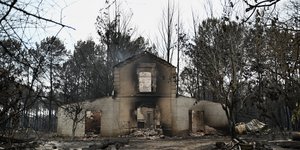 Μαίνονται οι πυρκαγιές στη Γαλλία
