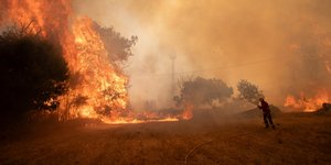 Μεγάλη φωτιά στη βόρεια Πορτογαλία