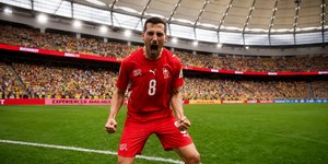 O Ρέμο Φρόιλερ με τη φανέλα της Ελβετίας