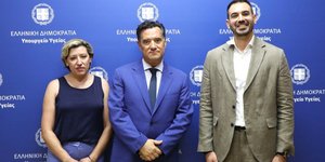 Ο Άδωνις Γεωργιάδης με την Ολυμπία Χριστοφιλέα και τον Νίκο Αλεξίου