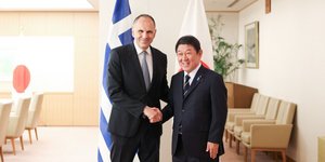 Ο Γιώργος Γεραπετρίτης με τον Τοσιμίτσου Μοτέγκι
