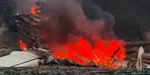 Υδροπλάνο τυλίχθηκε στις φλόγες μετά από αναγκαστική προσθαλάσσωση στις ΗΠΑ