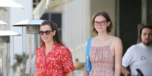 Η Τζένιφερ Γκάρνερ σε σπάνια έξοδο με την κόρη της, Βάιολετ