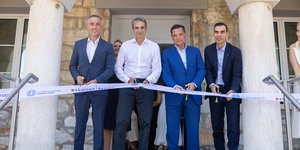 Στιγμιότυπο από τα εγκαίνια του Νοσοκομείου