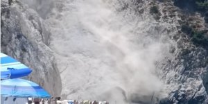 Η στιγμή της κατολίσθησης στην Κεφαλονιά