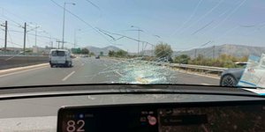 Προκάλεσαν ζημιές σε αυτοκίνητα με πέτρες 