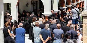 Η κηδεία του πυροσβέστη που έχασε τη ζωή του στη φωτιά στο Ρέθυμνο