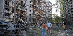Τουλάχιστον 27 νεκροί από το σφοδρό κύμα των ρωσικών επιθέσεων στο Κίεβο