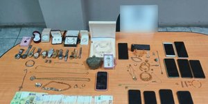 Από τα ευρήματα της ΕΛ.ΑΣ. για τη σπείρα που είχε ρημάξει κοσμηματοπωλεία
