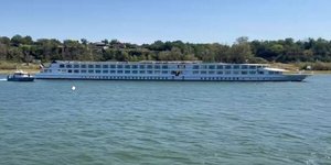 Κρουαζιερόπλοιο προσάραξε στον Δούναβη λόγω χαμηλών υδάτων