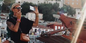 Ο Λάκης Γαβαλάς στην Ύδρα