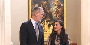 Η βασίλισσα Λετίθια αποδεικνύει πως ένα φλοράλ φόρεμα μπορεί να είναι απόλυτα κομψό