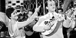 Η Μαίρη Λίντα με τον Μανώλη Χιώτη - Πηγή Φωτογραφίας Finos Films 