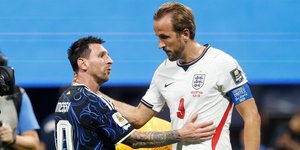 Ο Λιονέλ Μέσι και ο Χάρι Κέιν στην αναμέτρηση Αργεντινή - Αγγλία για το Μουντιάλ 2026 