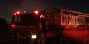 Πυροσβεστικό σε φωτιά σε εργοστάσιο ανακύκλωσης στο Μαρκόπουλο