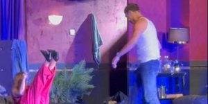 Μια ακρίδα διέκοψε την παράσταση της Θάλειας Ματίκα και του Τάσου Ιορδανίδη