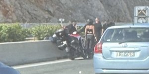Motos