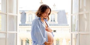 Η έγκυος Νάταλι Πόρτμαν δείχνει για πρώτη φορά τη γυμνή φουσκωμένη κοιλιά της: «Μετράμε αντίστροφα τις ημέρες»