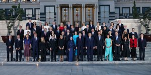 Η κοινή φωτογραφία των αρχηγών κρατών-μελών του ΝΑΤΟ