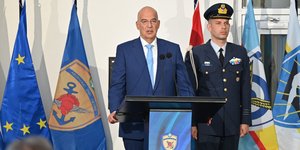 Στα εγκαίνια του νέου εντευκτηρίου της Σχολής Ικάρων ο Νίκος Δένδιας