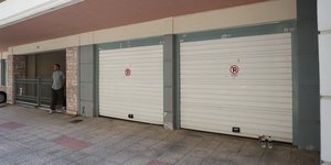 Το πάρκινγκ όπου εντοπίστηκε νεκρό το ζευγάρι στον Πειραιά