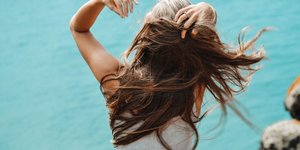 Οι Ιταλίδες ορκίζονται σε αυτή τη μέθοδο λουσίματος -Υπόσχεται πιο δυνατά και υγιή μήκη