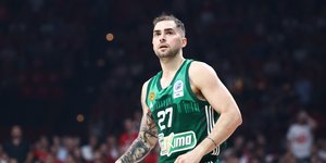 O Τολιόπουλος με τη φανέλα του Παναθηναϊκού AKTOR