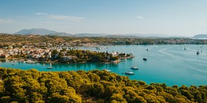 Πόρτο Χέλι: Η ανάδυση ενός παγκόσμιου προορισμού «ήσυχης» πολυτέλειας με επενδύσεις άνω του 1 δισ. ευρώ