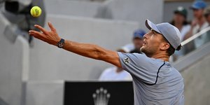 Ο Κολινιόν έχει πατέρα νευροχειρούργο και στέκεται απέναντι στον Τσιτσιπά