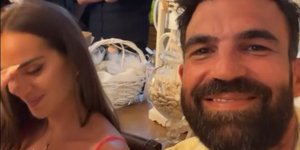 Ρία Ελληνίδου και Δημήτρης Αλεξάνδρου μαζί σε γλέντι γάμου