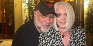 Ο Γρηγόρης Αρναούτογλου με τη Ρούλα Κορομηλά 