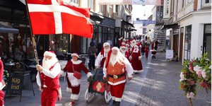 Εκατοντάδες Άγιοι Βασίληδες απ' όλο τον κόσμο συγκεντρώθηκαν για το ετήσιο συνέδριό τους στη Δανία