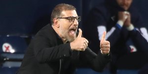 Ο Σλάβεν Μπίλιτς στον πάγκο της Γουέστ Μπρόμγουιτς