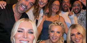 Η Κατερίνα Καινούργιου με τους συνεργάτες της 