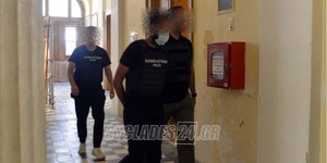 Ο κατηγορούμενος στη Σύρο