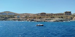 Επιχείρηση διάσωσης θαλάσσιας χελώνας στη Σύρο