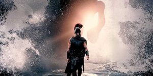 Η συζήτηση δεν αφορά την ιστορική ακρίβεια, αλλά έναν ιδεολογικό πόλεμο γύρω από το ποιος «δικαιούται» να ερμηνεύει τα μεγάλα έργα της αρχαιότητας / ΙΜDB