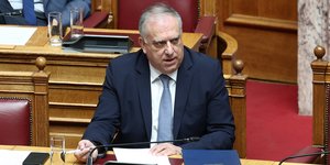 Ο υπουργός Ανάπτυξης Τάκης Θεοδωρικάκος στη Βουλή