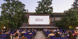 Ξεχωριστά αφιερώματα και ταινίες που δεν παίζουν πουθενά αλλού, σε ένα καταπράσινο πάρκο στο κέντρο της πόλης
