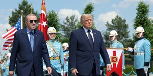 Ο Ερντογάν υποδέχεται τον Τραμπ στην Άγκυρα