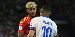 Οι Γιαμάλ και Εμπαπέ με τις εθνικές τους ομάδες 