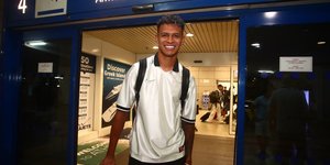 Ο Αριάγκα στο αεροδρόμιο της ΑΕΚ