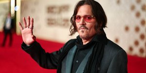 Έναν διαγωνισμό ζωγραφικής με τίτλο «The People's Artist», με εκπρόσωπο τον ηθοποιό Τζόνι Ντεπ, ακολούθησε ένα κύμα σφοδρών αντιδράσεων στο διαδίκτυο / ΑΡ